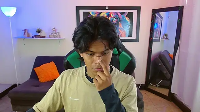 Snapshot of dreyk20 chatting on 12.04.25 dreyk20 online show from 12.04.25