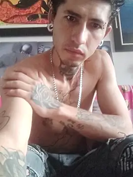 Snapshot of Tattoboy19cm chatting on 11.10.25 Tattoboy19cm online show from 11.10.25