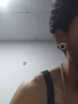 Snapshot of Tattoboy19cm chatting on 11.11.25 Tattoboy19cm online show from 11.11.25