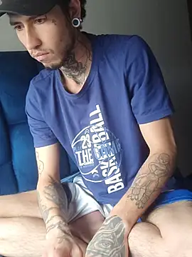 Snapshot of Tattoboy19cm chatting on 11.30.25 Tattoboy19cm online show from 11.30.25