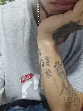 Snapshot of Tattoboy19cm chatting on 12.04.25 Tattoboy19cm online show from 12.04.25