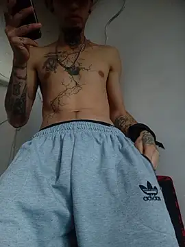 Snapshot of Tattoboy19cm chatting on 12.18.25 Tattoboy19cm online show from 12.18.25