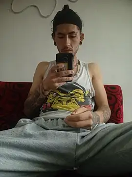 Snapshot of Tattoboy19cm chatting on 01.13.26 Tattoboy19cm online show from 01.13.26