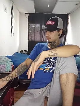 Snapshot of Tattoboy19cm chatting on 06.06.26 Tattoboy19cm online show from 06.06.26