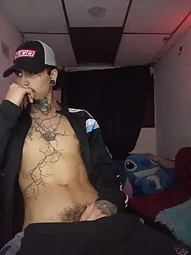 Snapshot of Tattoboy19cm chatting on 06.11.26 Tattoboy19cm online show from 06.11.26