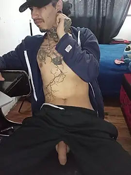 Snapshot of Tattoboy19cm chatting on 06.11.26 Tattoboy19cm online show from 06.11.26