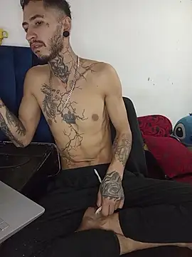 Snapshot of Tattoboy19cm chatting on 07.10.26 Tattoboy19cm online show from 07.10.26