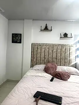 Snapshot of EmiilyEvans_ chatting on 11.07.25 EmiilyEvans online show from 11.07.25