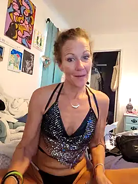 PhynneNicole online show from 12.03.25