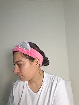 Snapshot of AmaiaSalvatore chatting on 09.18.25 AmaiaSalvatore online show from 09.18.25