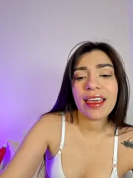 Snapshot of AmaiaSalvatore chatting on 10.05.25 AmaiaSalvatore online show from 10.05.25