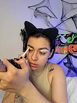 Snapshot of AmaiaSalvatore chatting on 11.02.25 AmaiaSalvatore online show from 11.02.25