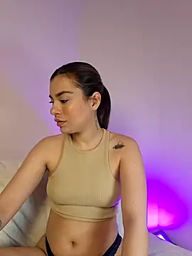 Snapshot of AmaiaSalvatore chatting on 12.01.25 AmaiaSalvatore online show from 12.01.25