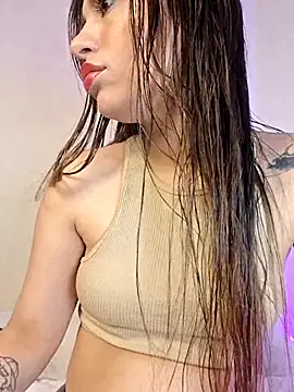 Snapshot of AmaiaSalvatore chatting on 12.13.25 AmaiaSalvatore online show from 12.13.25