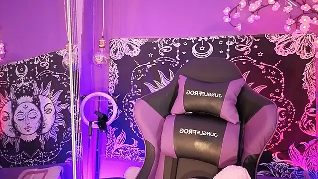 Snapshot of Gaia_Gatex chatting on 02.05.26 Gaia Gatex online show from 02.05.26