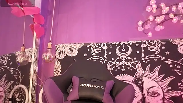 Snapshot of Gaia_Gatex chatting on 02.21.26 Gaia Gatex online show from 02.21.26