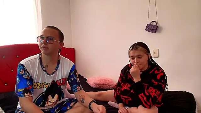 Snapshot of Husbands_Horny chatting on 10.24.25 Husbands Horny online show from 10.24.25