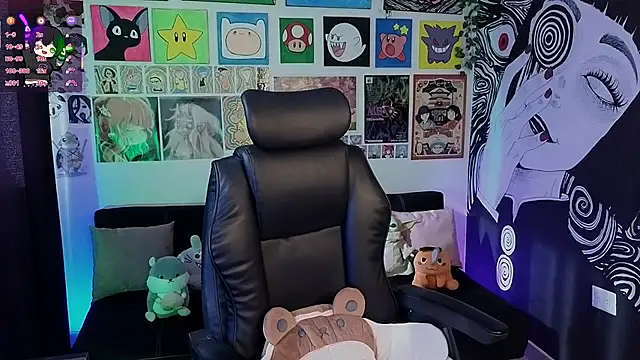 Snapshot of Yuhwan_ chatting on 11.08.25 Yuhwan online show from 11.08.25