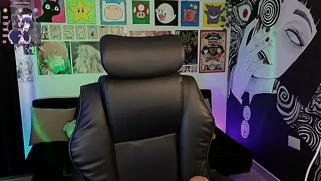 Snapshot of Yuhwan_ chatting on 11.27.25 Yuhwan online show from 11.27.25