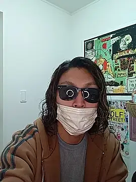 specialz0831 online show from 10.26.25