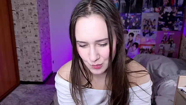 LucyRose3 online show from 11.19.25