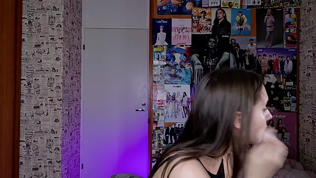 LucyRose3 online show from 11.20.25