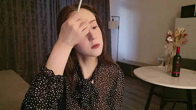 LucyRose3 online show from 02.05.26