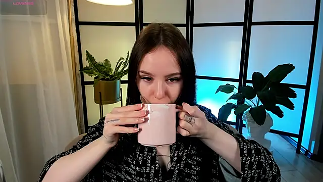 MarySparkle online show from 10.10.25