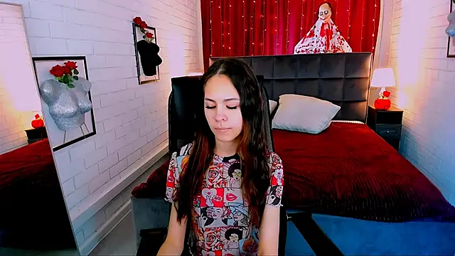 Snapshot of UliaNeer chatting on 10.22.25 UliaNeer online show from 10.22.25