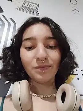 Snapshot of LuaBusch chatting on 11.04.25 LuaBusch online show from 11.04.25