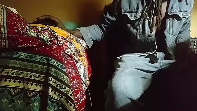 EYEzIAM online show from 11.06.25