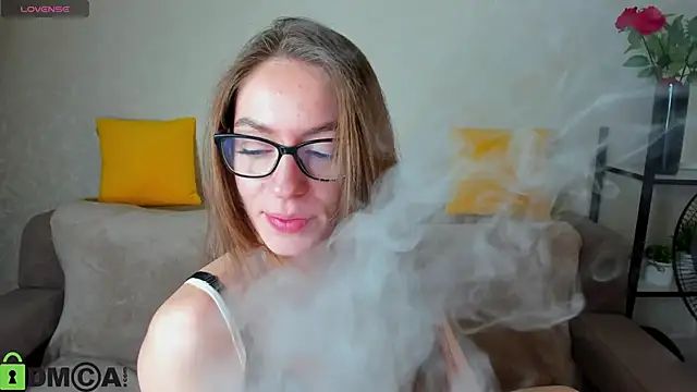 Snapshot of Agnes_Wells chatting on 10.22.25 Agnes Wells online show from 10.22.25