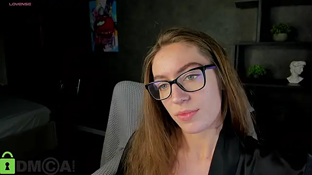 Snapshot of Agnes_Wells chatting on 10.25.25 Agnes Wells online show from 10.25.25