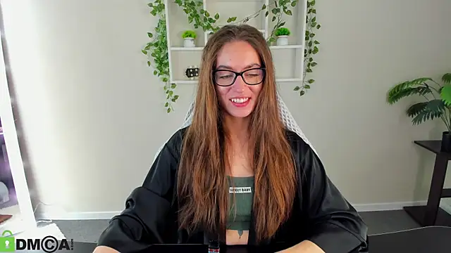 Snapshot of Agnes_Wells chatting on 11.06.25 Agnes Wells online show from 11.06.25