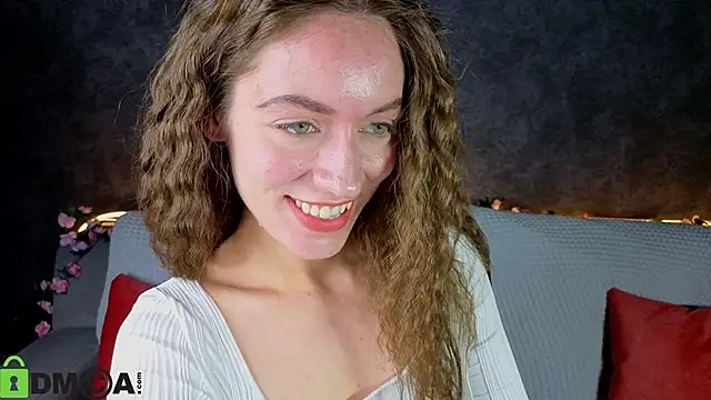 Snapshot of Agnes_Wells chatting on 11.22.25 Agnes Wells online show from 11.22.25