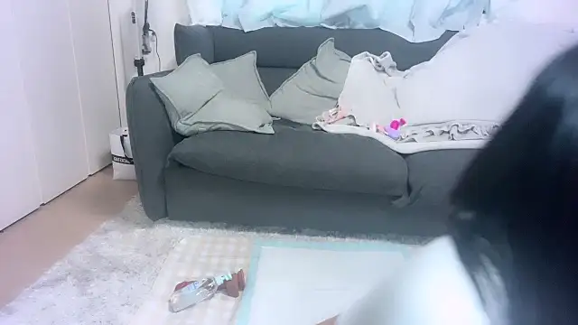 moemilk online show from 10.10.25