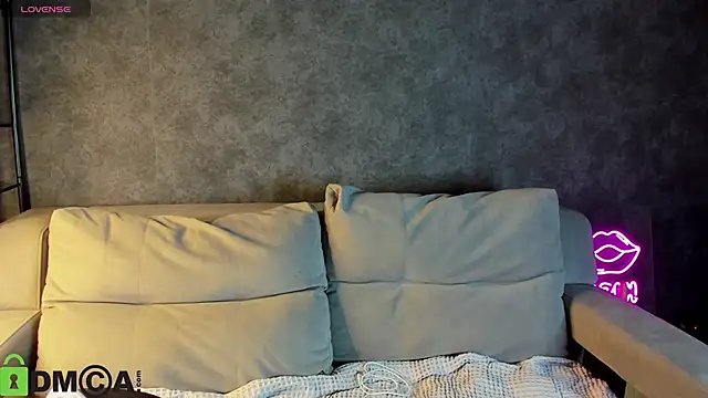 Casey Sweeet online show from 10.17.25