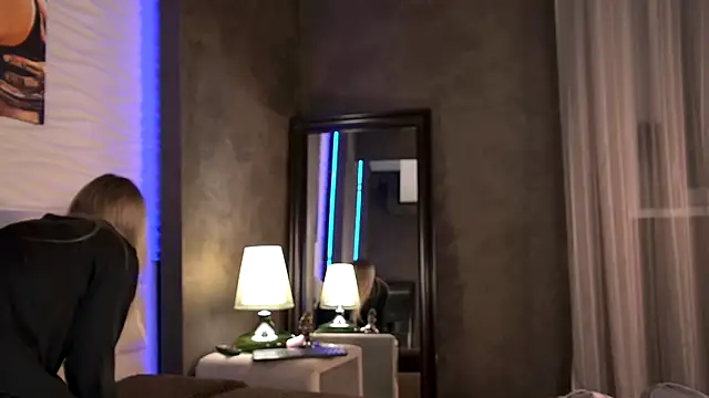 Snapshot of AriWild chatting on 10.07.25 AriWild online show from 10.07.25