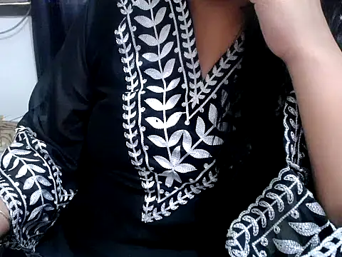 Snapshot of Roshi_Love chatting on 04.24.26 Roshi Love online show from 04.24.26