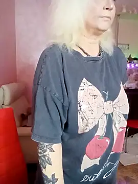 SquirtMilf00 online show from 02.01.26