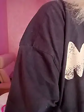 SquirtMilf00 online show from 03.24.26