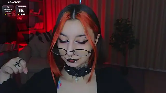 Snapshot of Mistress__Marcelline chatting on 06.10.26 Mistress Marcelline online show from 06.10.26