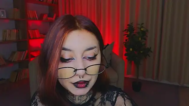 Snapshot of Mistress__Marcelline chatting on 06.25.26 Mistress Marcelline online show from 06.25.26