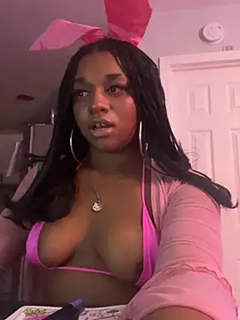 Snapshot of XKimmyGreen chatting on 04.04.26 XKimmyGreen online show from 04.04.26