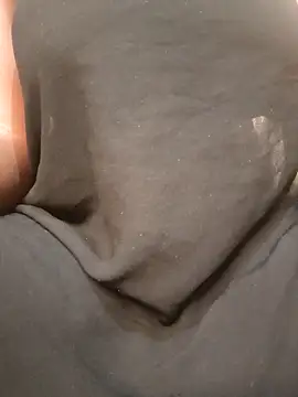 Snapshot of Africanmilk256 chatting on 11.15.25 Africanmilk256 online show from 11.15.25