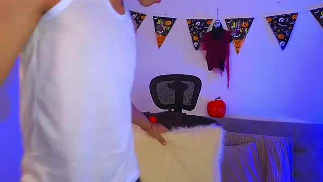 yulian vasquez online show from 10.31.25