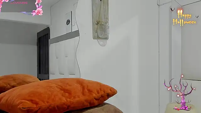 LoganTwink18 online show from 10.24.25