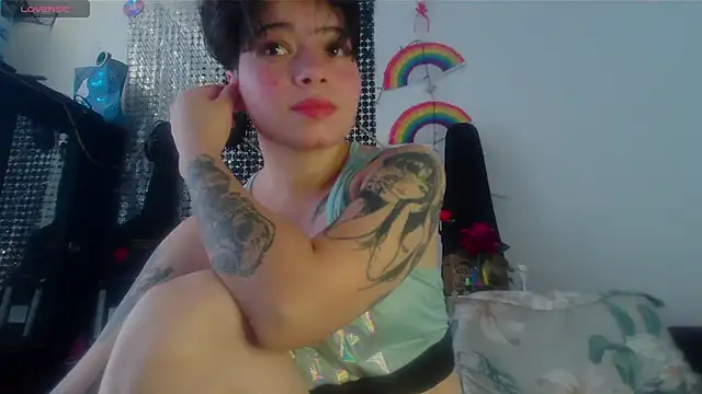 Snapshot of Mitsuha_gate chatting on 10.23.25 Mitsuha gate online show from 10.23.25