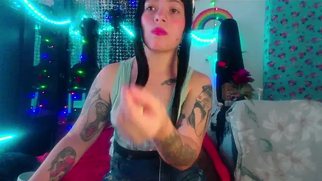 Snapshot of Mitsuha_gate chatting on 11.15.25 Mitsuha gate online show from 11.15.25