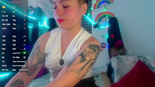 Snapshot of Mitsuha_gate chatting on 11.26.25 Mitsuha gate online show from 11.26.25